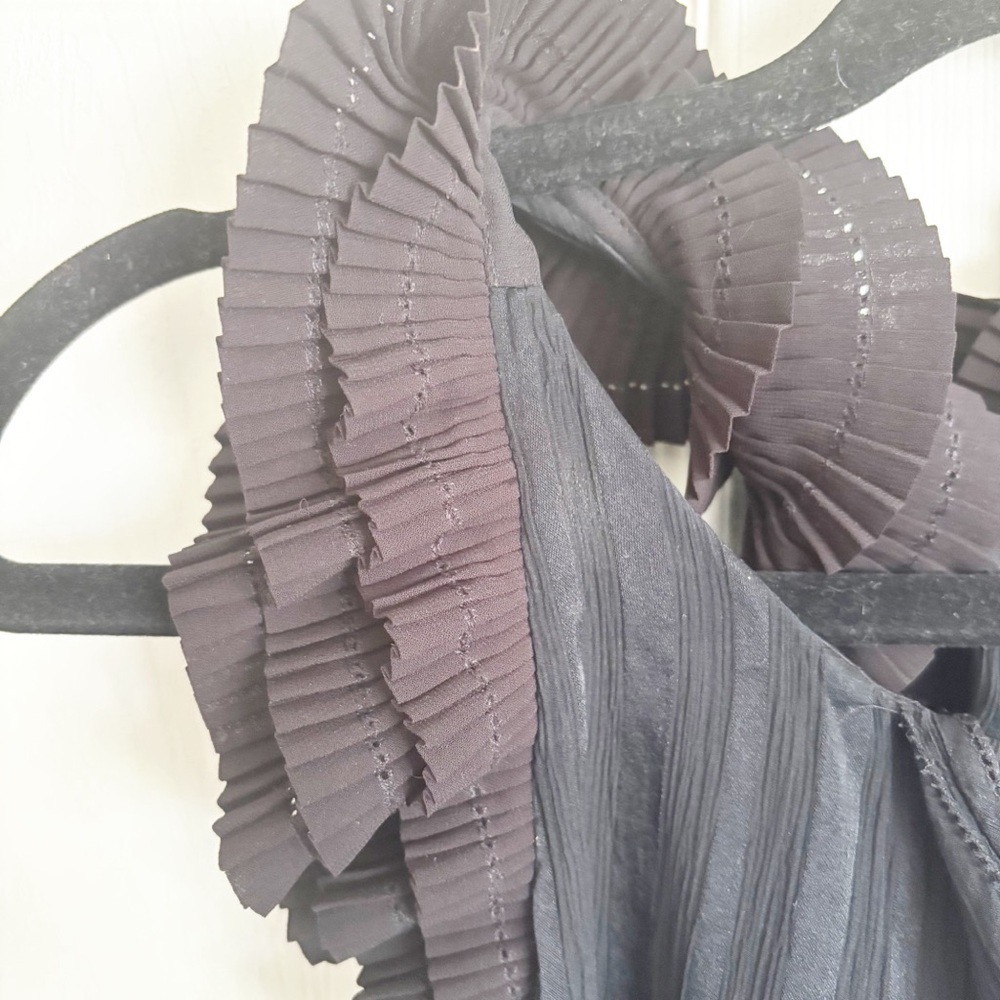 BCBG Black Backless Ruffle Shirt Size Small - Picture 2 of 5